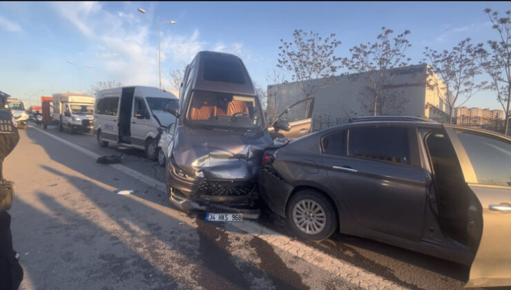 İstanbul’da 4 araç zincirleme kaza yaptı