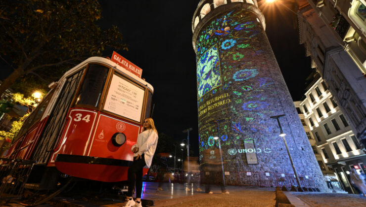Galata Kulesi'nde kültürel miras için farkındalık gösterisi