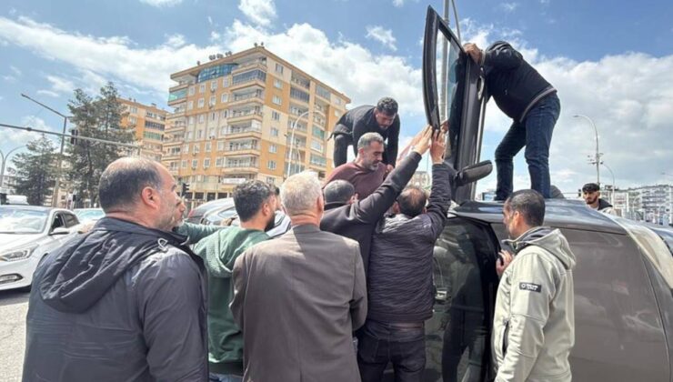Diyarbakır’da otomobil yan yattı