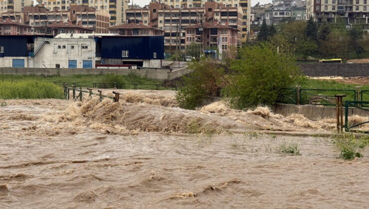 AFAD: Fırtına ve yağışlarda 2 kişi yaşamını yitirdi, 33 kişi yaralandı