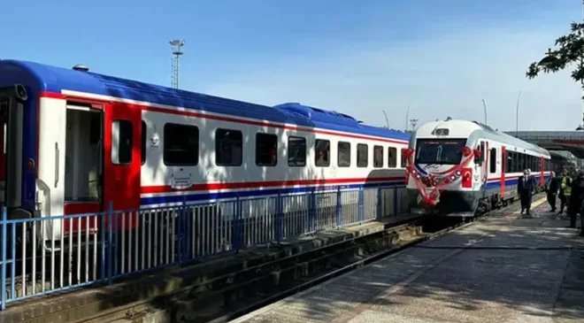 Göçte tren yolculuğu bitti: Diyarbakır Garı sessiz