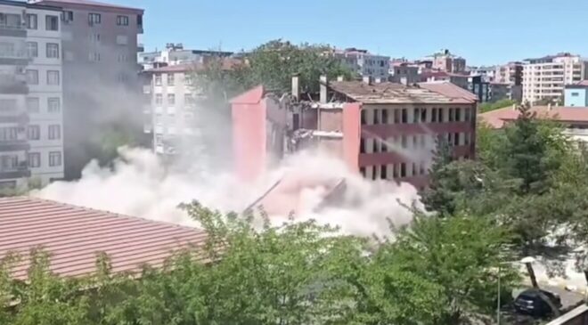 Diyarbakır’ın hafızasıydı bugün yıkıldı