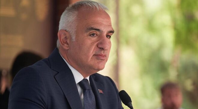 Bakan Ersoy: Kurban Bayramı tatilinin 9 gün olması turizm açısından olumlu olur