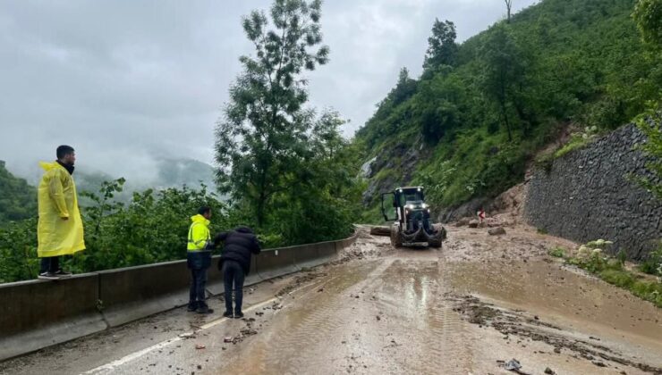 Ordu’nun bazı ilçelerinde sağanak etkili oldu