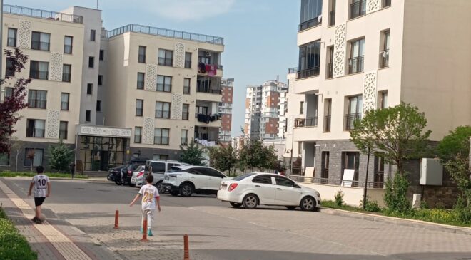 Diyarbakır’da TOKİ sakinlerinin isyanı: Bir muhatap bulamıyoruz