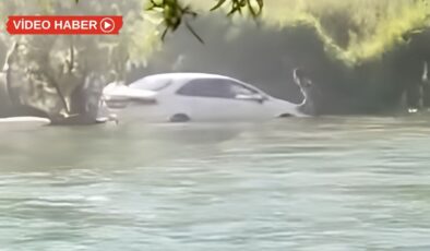 Diyarbakır’da kapaklar açıldı, araç sular altında kaldı