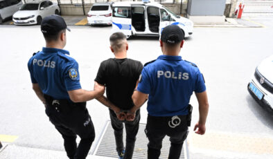 Kırmızı bültenle aranan firari Mersin’de yakalandı