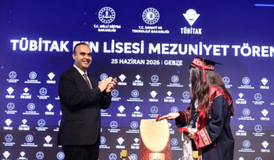 TÜBİTAK Fen Lisesi ilk mezunlarını verdi