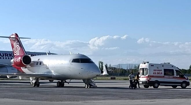 Ambulans uçak 2 bebek için devreye girdi