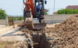 Diyarbakır’da 4 okulun kanalizasyon altyapısını yeniledi