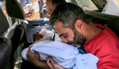 Gazze’deki çocuk ölümlerini belgeleyen gazetecilerden “bulgulara ilgi gösterin” çağrısı