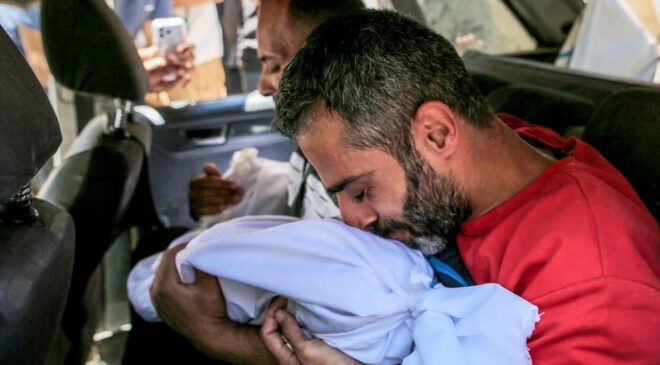 Gazze’deki çocuk ölümlerini belgeleyen gazetecilerden “bulgulara ilgi gösterin” çağrısı