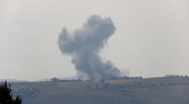 İşgalci İsrail ordusu, Lübnan’ın güneyinde birçok beldeyi bombaladı