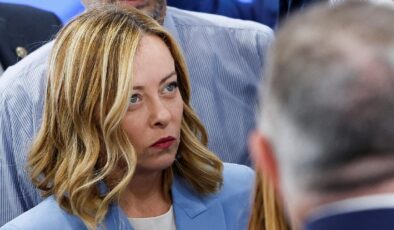 Trump’ın, kendisine fotoğraf için “yalvardığını” söylediği Meloni ile arası yeniden açıldı