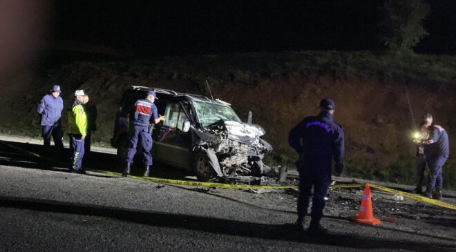 Sivas’taki trafik kazası: 3 ölü, 2 yaralı