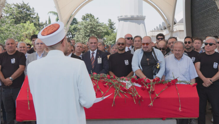 Usta oyuncu Zihni Göktay son yolculuğuna uğurlandı
