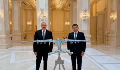 Aliyev, Baykar Yönetim Kurulu Başkanı Bayraktar’ı kabul etti
