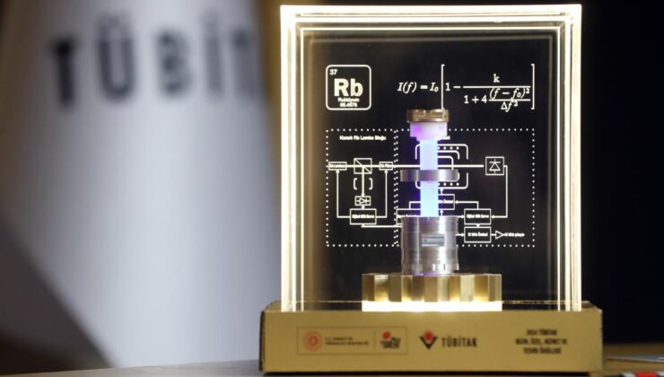 Türkiye'nin yerli atomik saati uzaya fırlatıldı