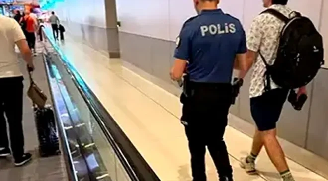 Demirtaş’ın mektup yazdığı komedyen gözaltına alındı