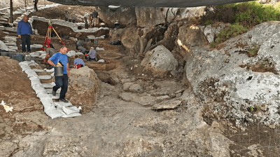 Bir Mağara, Kendi Geleceğimizin Habercisi Olan 400.000 Yıllık Neandertal Öncesi “Karmaşık Kültürü” Ortaya Çıkarıyor