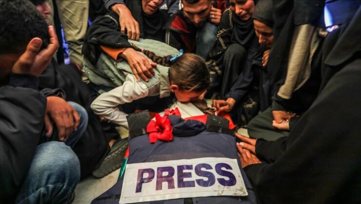 Katil İsrail’in yılın ilk yarısında gazetecileri hedef alan 467 ihlalinde 8 Filistinli gazeteci hayatını kaybetti