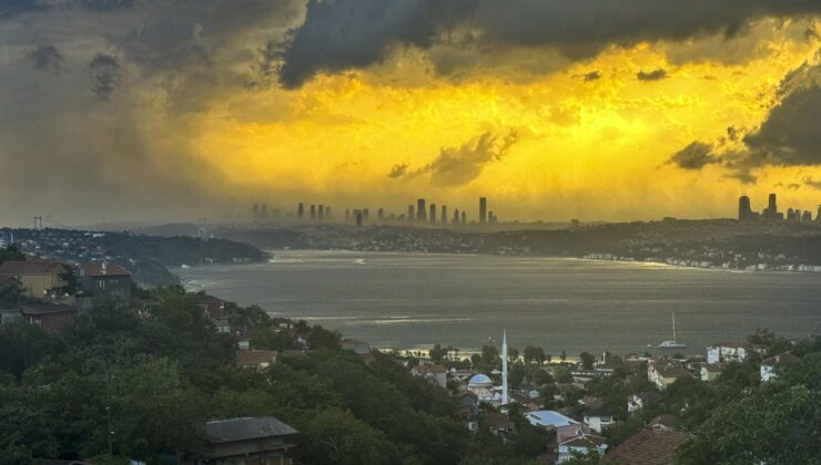 İstanbul’da fırtına: Çatılar uçtu, ağaçlar devrildi