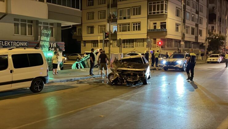 Kayseri’de polis aracının karıştığı kazada 3 kişi yaralandı