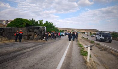 Kırıkkale'de yolcu otobüsü devrildi: 1 ölü, 40 yaralı