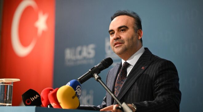 Bakan Kacır'dan Teknogirişim Rozetli girişimcilere kredi desteği müjdesi