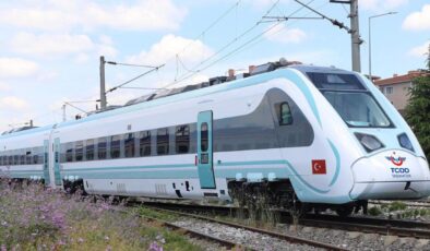 Milli Elektrikli Tren Halkalı-Uzunköprü hattında hizmete başladı