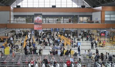 Yerli turistler 102,3 milyar lira seyahat harcaması yaptı