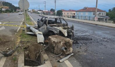 Samsun’da otomobil aydınlatma direğine çarptı: 1 ölü, 1 yaralı