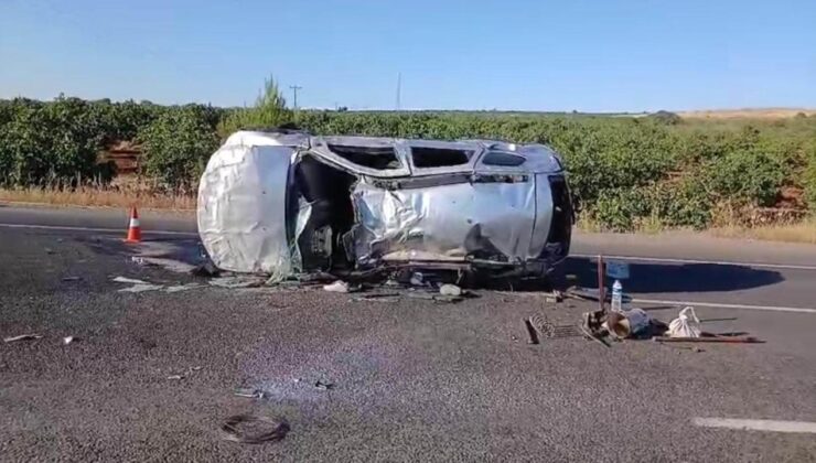 Şanlıurfa’da hafif ticari araç devrildi: 2 ölü