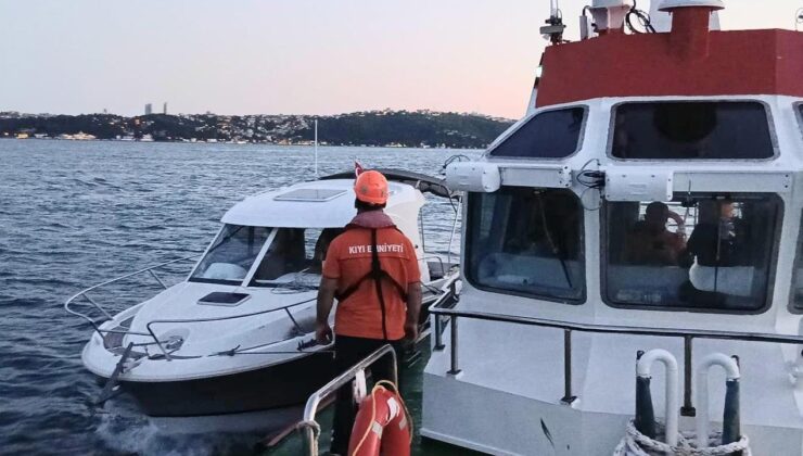 Sarıyer açıklarında su alan teknedeki 2 kişi kurtarıldı