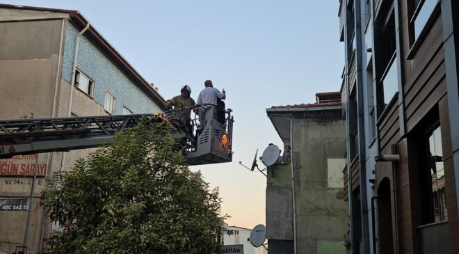 İstanbul'da 5 katlı binada çıkan yangın korkuttu