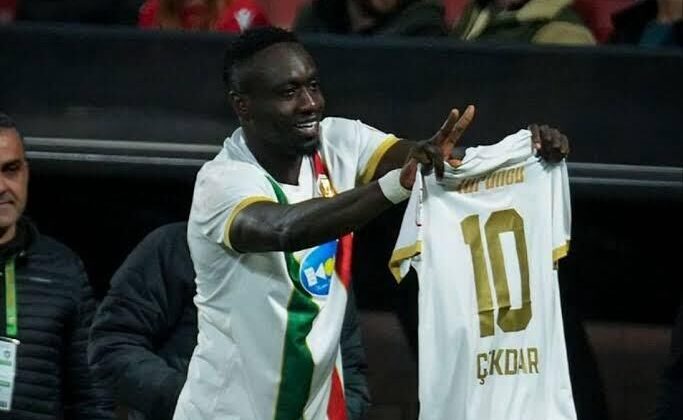 Amedspor’da paylaşılamayan Çekdar forması