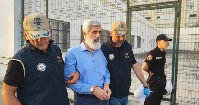 Alparslan Kuytul ve eşi dahil 44 kişiye tutuklama talebi
