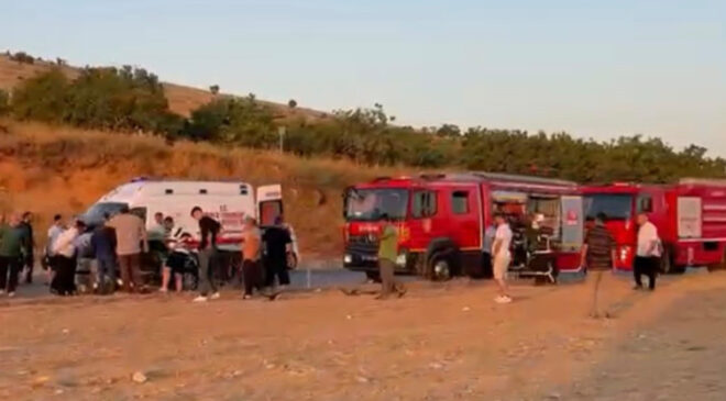 Gaziantep'te iki otomobil çarpıştı: 3 ölü, 3 yaralı