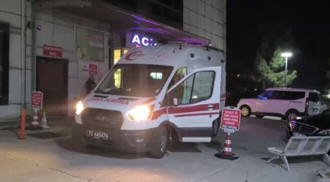 Hasankeyf Tüneli girişinde iki otomobil çarpıştı: 12 yaralı