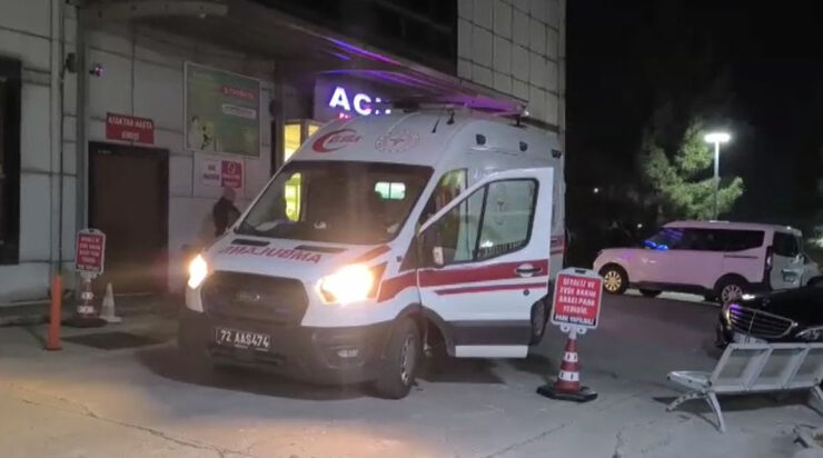 Hasankeyf Tüneli girişinde iki otomobil çarpıştı: 12 yaralı