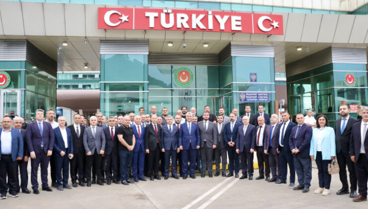 Bakan Bolat: Sarp Gümrük Kapısı, Asya ülkelerine açılan çok önemli bir geçiş koridoru