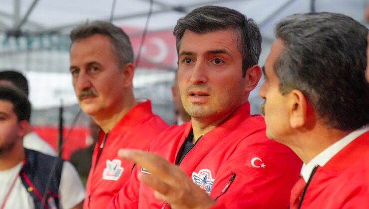 Selçuk Bayraktar, Şırnak'ta TEKNOFEST Dron Şampiyonası'na katıldı