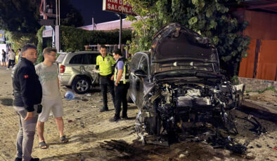 Bursa’da iki otomobilin çarpıştığı kazada 2 kişi öldü, 2 kişi yaralandı