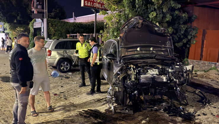 Bursa’da iki otomobilin çarpıştığı kazada 2 kişi öldü, 2 kişi yaralandı
