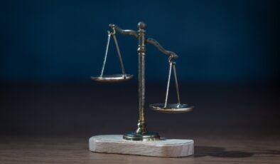 Hukuk ve Siyasetin İnce Çizgisi: Türkiye’de Yargıya Güven Neden Tartışılıyor? – Prof.Dr. Ayşegül Akbay – Akademik Akıl