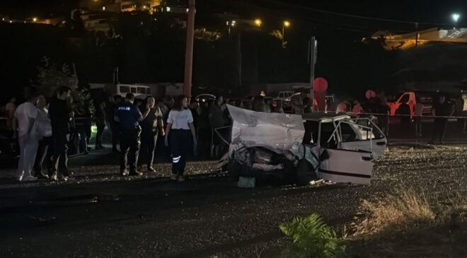 Adana’da trafik ışıklarında araca çarpan otomobilin sürücüsü öldü
