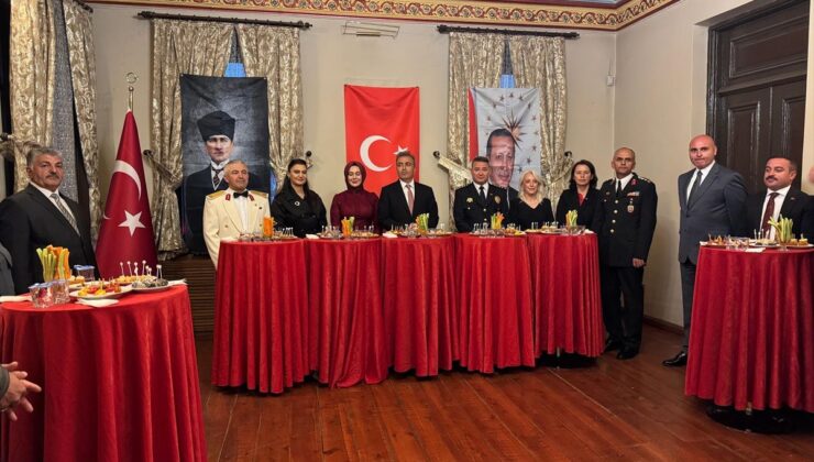 Ardahan’da Zafer Bayramı Resepsiyonu
