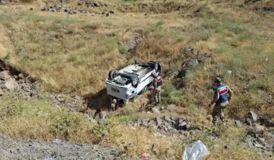 Bingöl’de araç şarampole devrildi: 6 yaralı