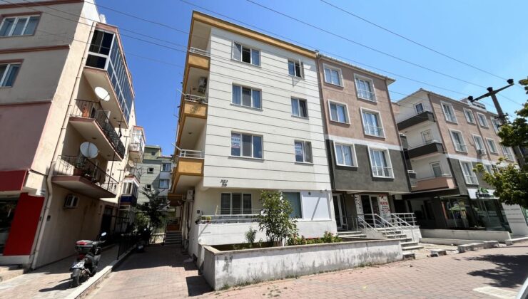 Çanakkale’de binadaki ilaçlamadan zehirlendiği öne sürülen çocuk öldü, anne yoğun bakımda