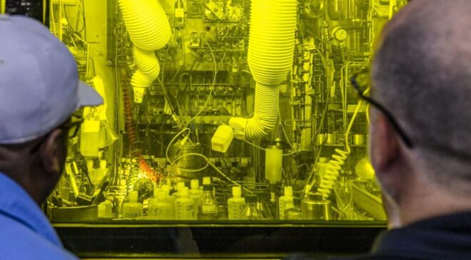ABD Laboratuvarı, Dünyada Doğal Olarak Bulunmayan, Gram Başına Milyonlarca Değerinde Bir Nükleer İzotop olan Kaliforniyum-252 Yapmanın Daha Hızlı Bir Yolunu Buldu
